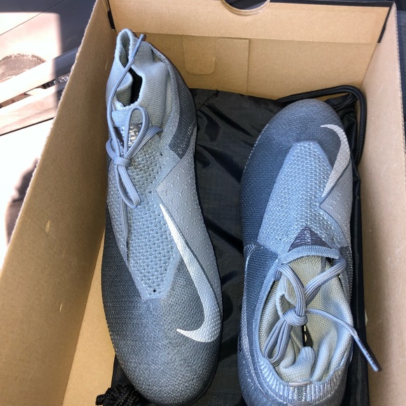 Nike phantom soccer cleats - Picture 2 of 4